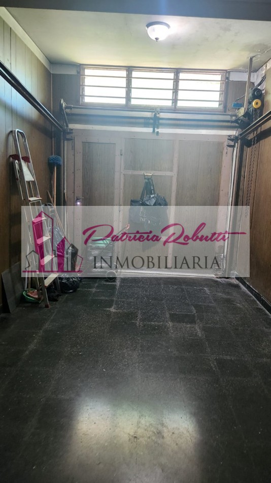 EN VENTA CASA 5 AMBIENTES EN VILLA LUGANO