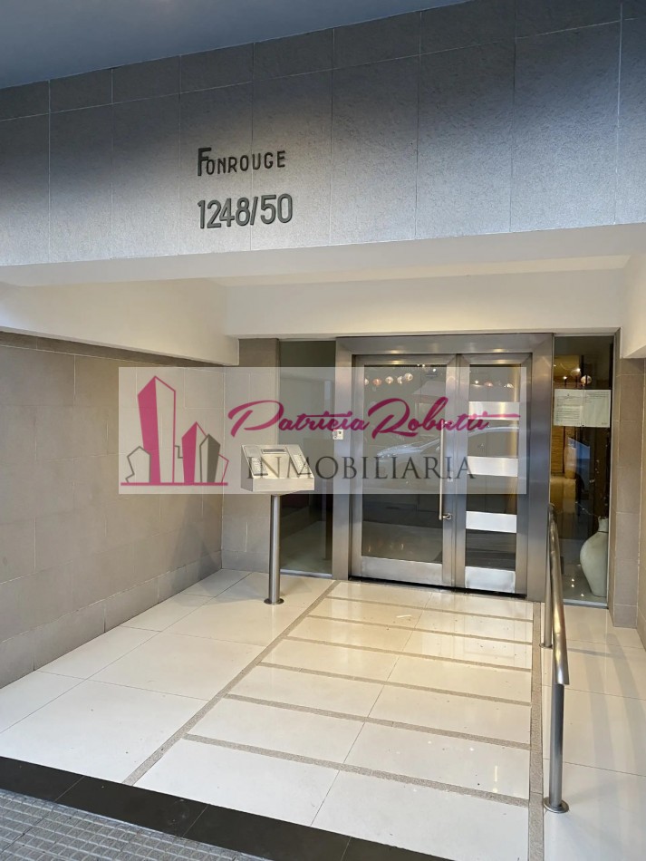 VENTA DEPARTAMENTO 2 AMBIENTES SEMI PISO CON COCHERA Y BAULERA APTO CREDITO EN EL CENTRO COMERCIAL DE MATADEROS