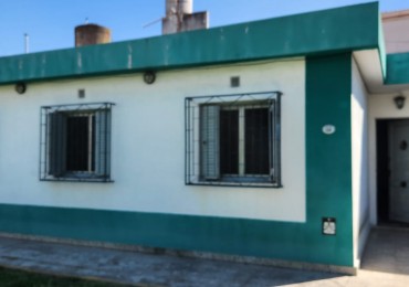 EN VENTA CASA 4 AMB CON PARQUE VILLA CELINA