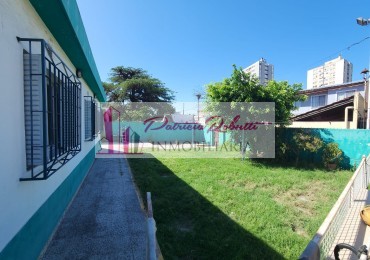 OPORTUNIDAD VENTA CASA 4 AMB CON PARQUE VILLA CELINA SOBRE JUAN RAVA
