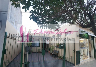 EN VENTA CASA 3 + 2 AMBIENTES EN VILLA LUGANO- LOTE 8.66 X 21.35- MULTIFAMILIAR